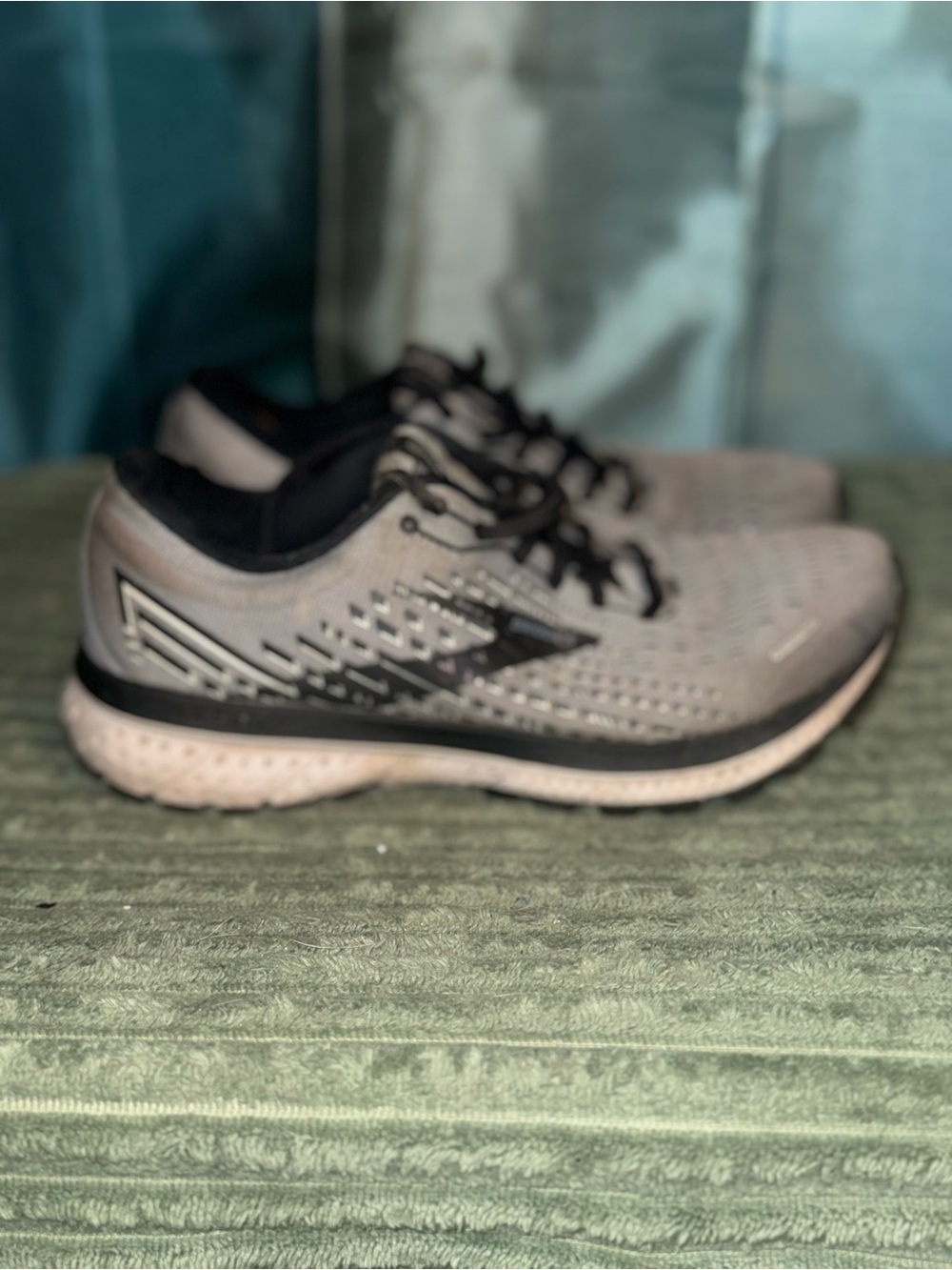 Brooks Women's Gray and Black Running Shoes